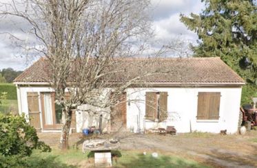 House 4 rooms of 88 m² in Chamouillac (17130)