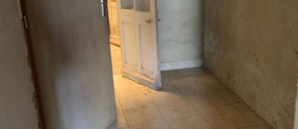 House 8 rooms of 206 m² in Montmoreau-Saint-Cybard (16190)