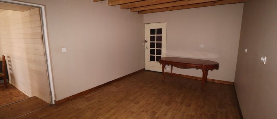 Maison 4 pièces de 105 m² à SAINT-JACUT-DU-MENÉ (22330)
