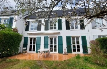 House 7 rooms of 167 m² in Cesson (77240)