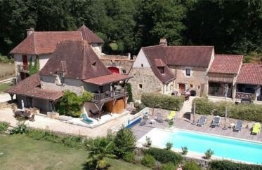 House 9 rooms of 350 m² in Les Eyzies-de-Tayac-Sireuil (24620)