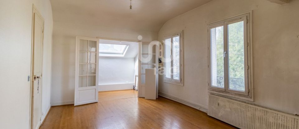 House 6 rooms of 114 m² in Nanterre (92000)