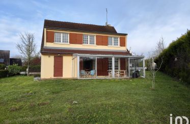 House 6 rooms of 104 m² in Châlons-en-Champagne (51000)