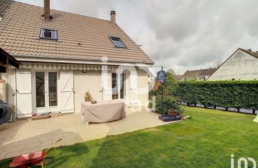 House 4 rooms of 113 m² in Dammarie-les-Lys (77190)