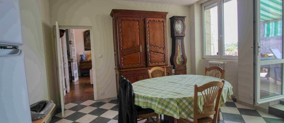Town house 6 rooms of 330 m² in Bellac (87300)