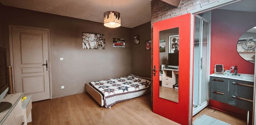 Maison 8 pièces de 205 m² à Alignan-du-Vent (34290)