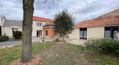 House 5 rooms of 436 m² in LE MARILLAIS (49410)