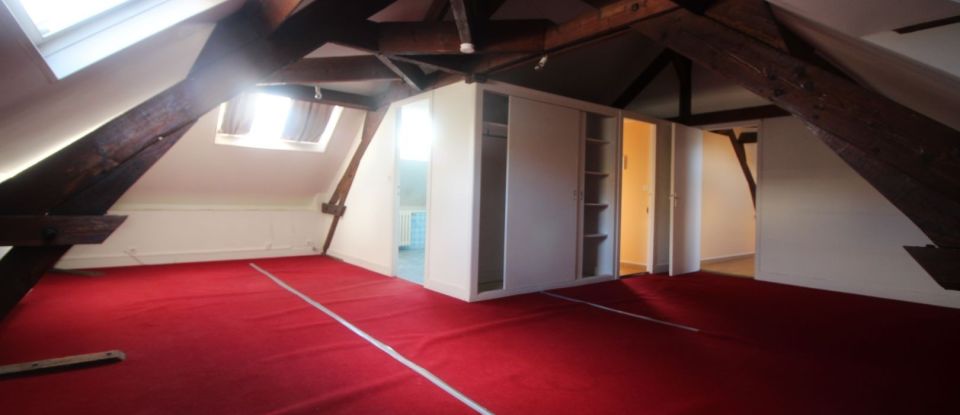 House 10 rooms of 208 m² in Gien (45500)