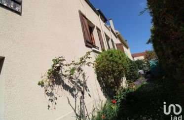 House 4 rooms of 80 m² in Chanteloup-les-Vignes (78570)