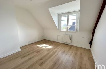 House 8 rooms of 111 m² in Montreuil-le-Gast (35520)