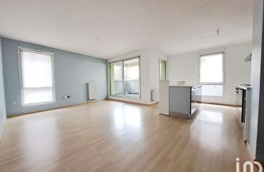 Apartment 3 rooms of 67 m² in Lille (59000)