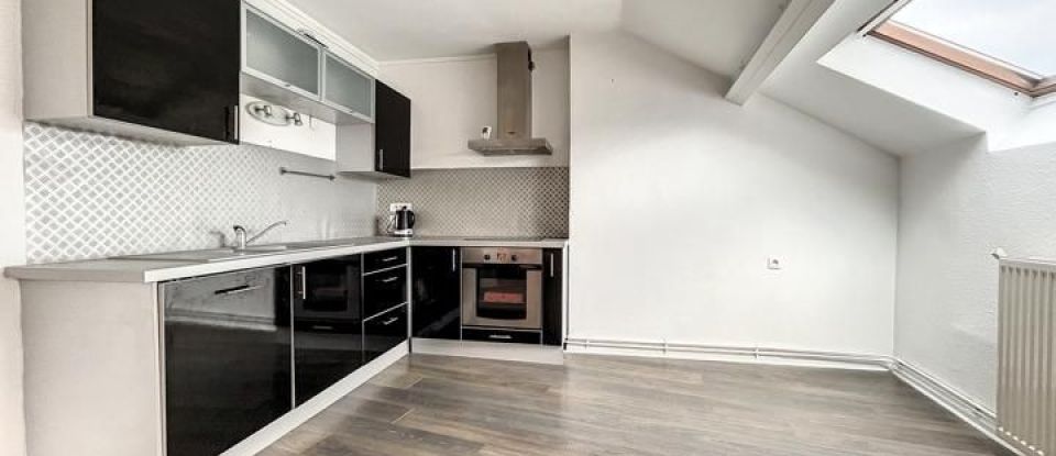 Appartement 4 pièces de 80 m² à Charleville-Mézières (08000)