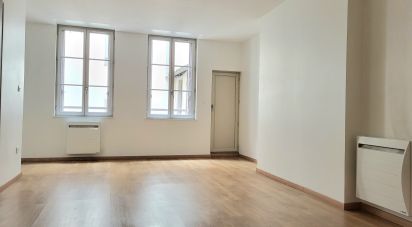 Apartment 3 rooms of 70 m² in Tulle (19000)
