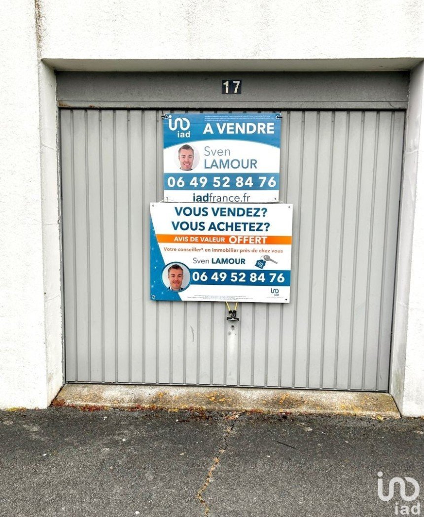 Parking of 17 m² in La Rochelle (17000)