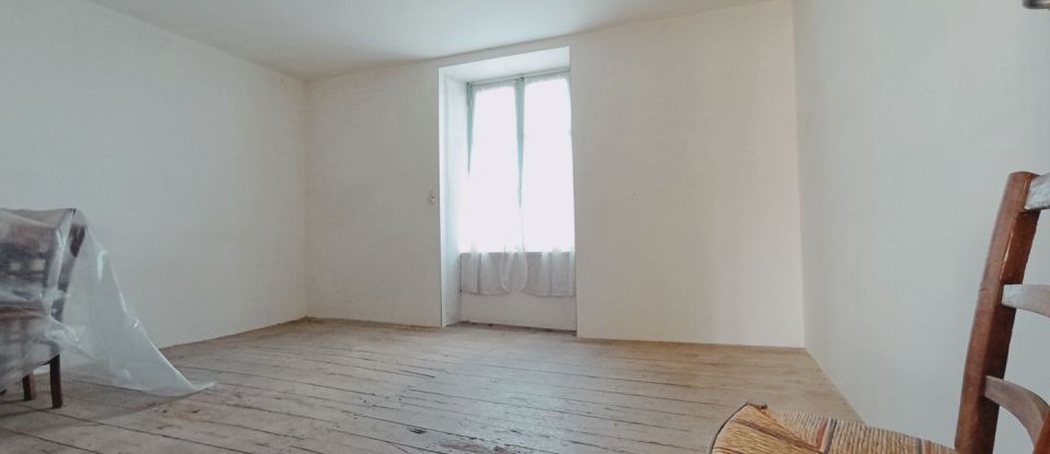 Maison 3 pièces de 50 m² à Chaillac-sur-Vienne (87200)