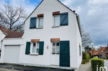 House 4 rooms of 87 m² in Croix (59170)