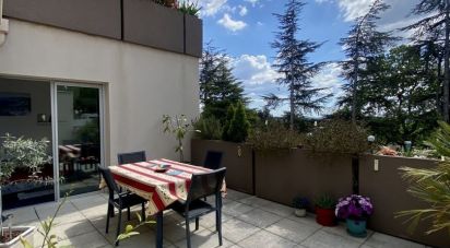 Apartment 3 rooms of 70 m² in Les Angles (30133)
