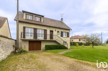 House 5 rooms of 115 m² in Saint-Illiers-le-Bois (78980)