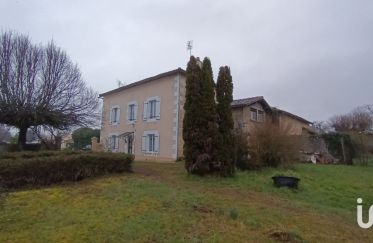House 5 rooms of 123 m² in Lezay (79120)