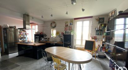 Traditional house 4 rooms of 105 m² in Montluçon (03100)