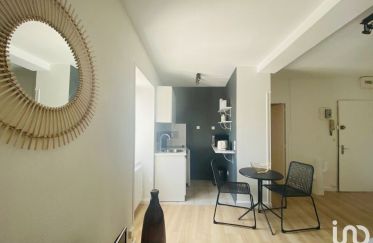 Apartment 1 room of 24 m² in La Rochelle (17000)