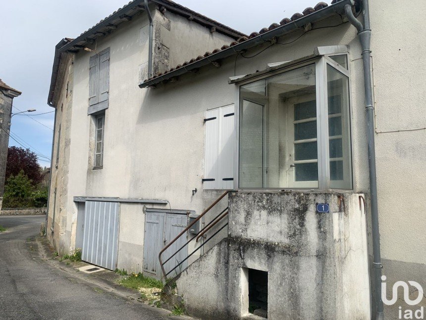 Maison 4 pièces de 122 m² à Montmoreau-Saint-Cybard (16190)