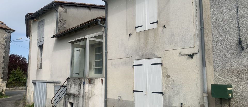 Maison 8 pièces de 206 m² à Montmoreau-Saint-Cybard (16190)