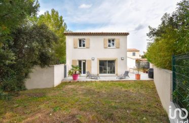 House 4 rooms of 77 m² in Pélissanne (13330)