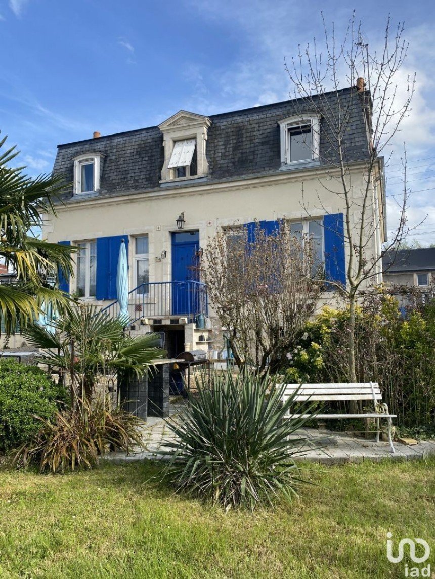 Maison 6 pièces de 162 m² à Saint-Doulchard (18230)