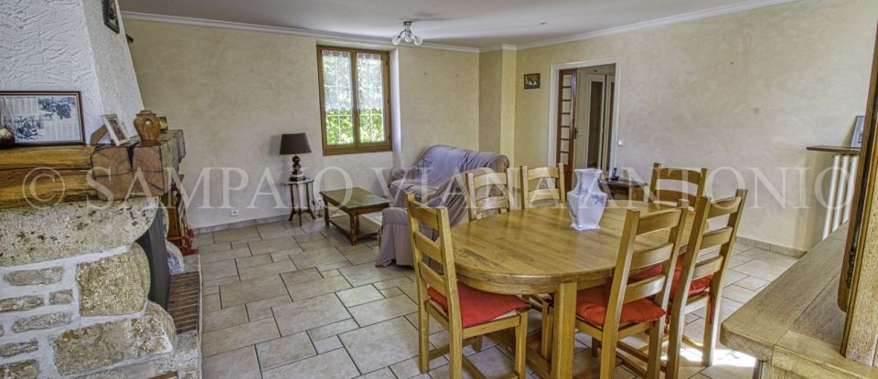 House 5 rooms of 195 m² in Aulnay-la-Rivière (45390)