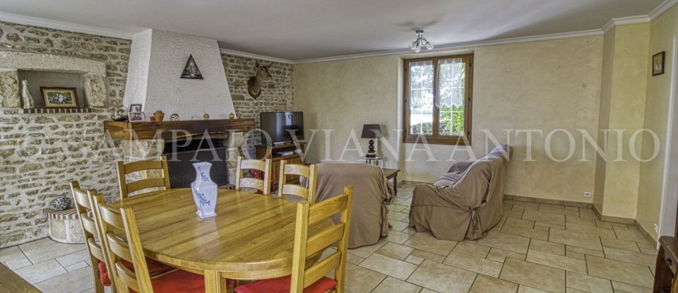 House 5 rooms of 195 m² in Aulnay-la-Rivière (45390)