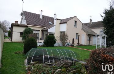 House 6 rooms of 165 m² in Saint-Prest (28300)
