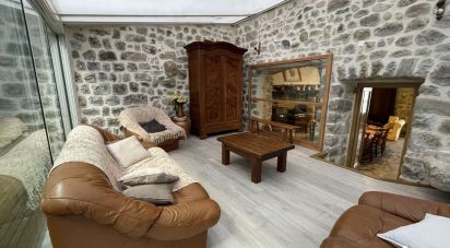 Maison 11 pièces de 750 m² à Antraigues-sur-Volane (07530)