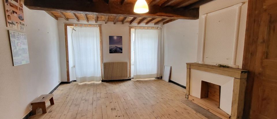 House 10 rooms of 325 m² in Neulise (42590)
