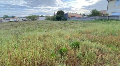Land of 737 m² in Portets (33640)