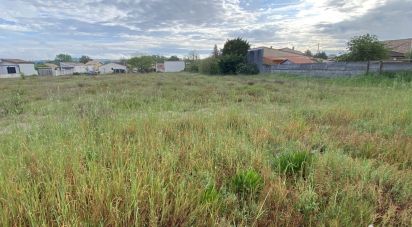 Land of 887 m² in Portets (33640)