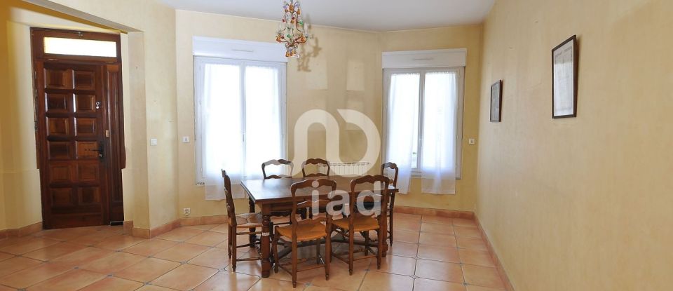 Maison 8 pièces de 311 m² à Aigues-Vives (30670)