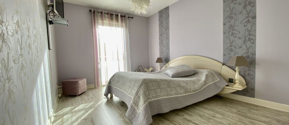 Apartment 4 rooms of 105 m² in Saint-Priest-en-Jarez (42270)