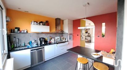 House 7 rooms of 150 m² in Lompret (59840)