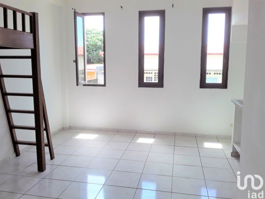 Apartment 1 room of 30 m² in Cayenne (97300)