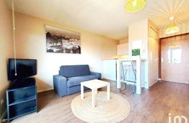 Apartment 1 room of 27 m² in Pontault-Combault (77340)
