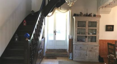 House 5 rooms of 257 m² in Malause (82200)