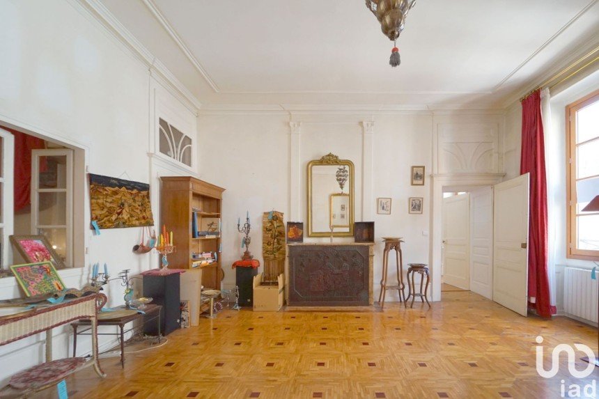 Appartement 4 pièces de 154 m² à Annecy (74000)