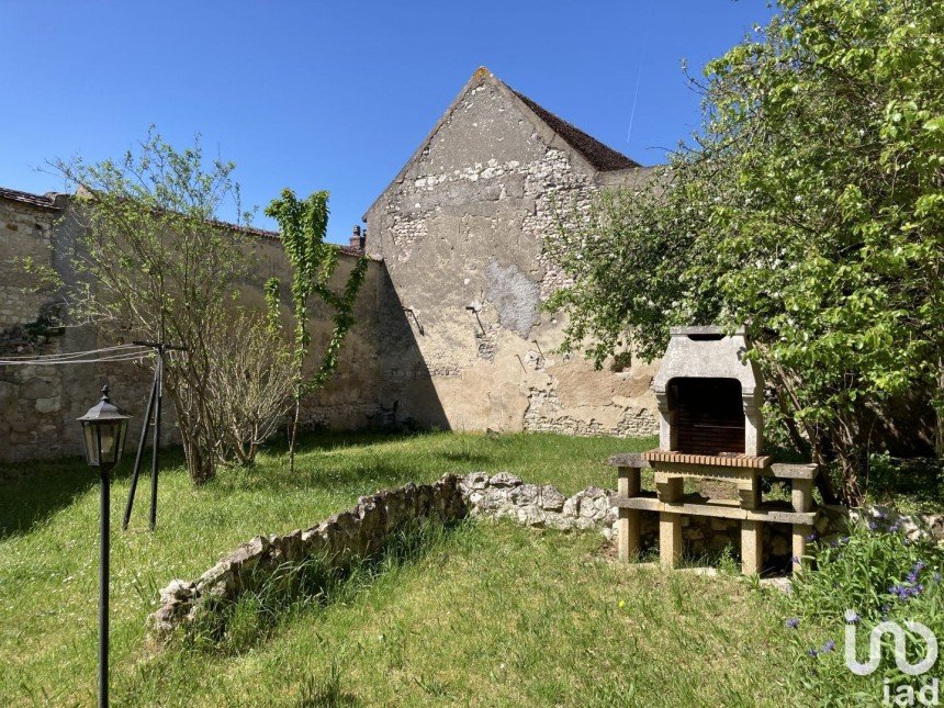 House 6 rooms of 120 m² in Brienon-sur-Armançon (89210)