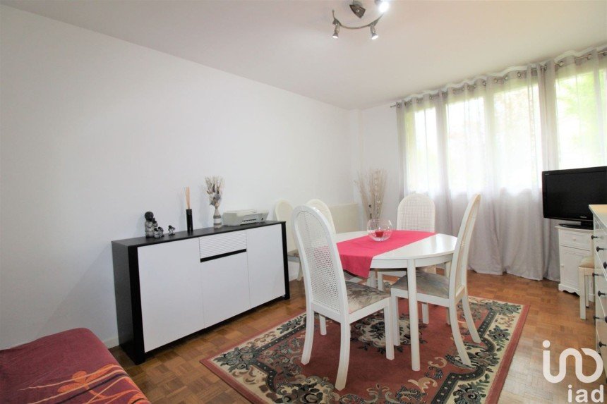 Appartement 3 pièces de 56 m² à Combs-la-Ville (77380)