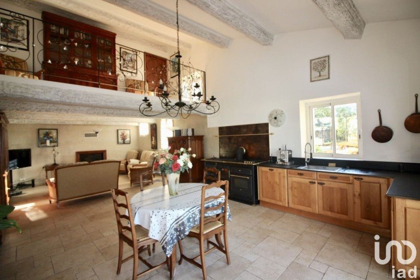 House 6 rooms of 210 m² in Callian (83440)