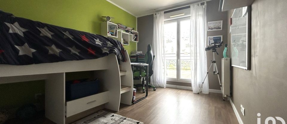 Appartement 5 pièces de 103 m² à Corbeil-Essonnes (91100)