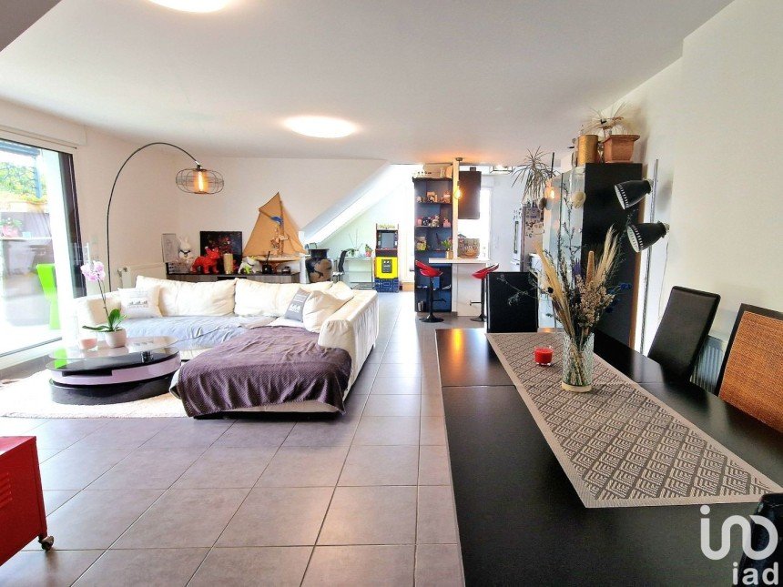 Apartment 4 rooms of 84 m² in Larmor-Plage (56260)