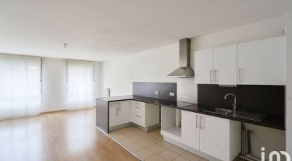 Appartement 3 pièces de 75 m² à HELLEMMES LILLE (59260)
