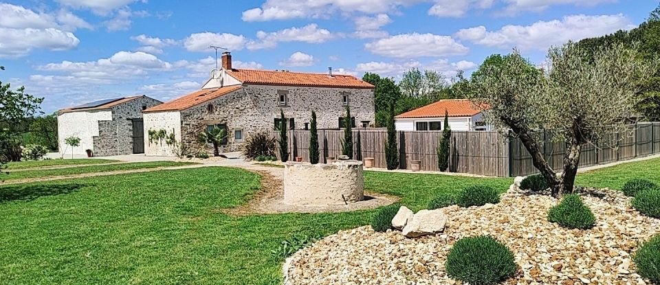 House 4 rooms of 180 m² in Grand'Landes (85670)